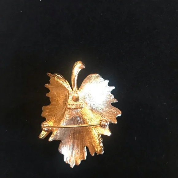 MONET SIGNED VINTAGE BROOCH - Picture 6 of 16